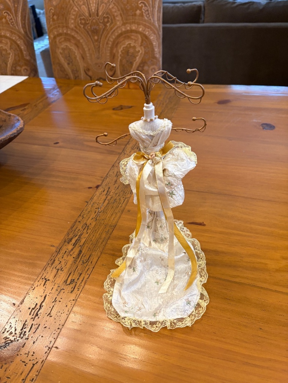 NWOT! Women's Yellow/Cream Shabby Chic Victorian Bodice Dress Necklace Holder - Picture 8 of 15
